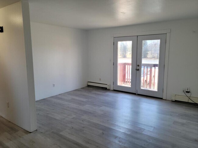 Foto del edificio - 2213 Lathrop St