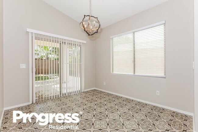 Foto del edificio - 4101 S Vineyard Ave