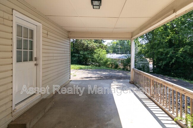 Building Photo - 709 Brookridge Cir SW