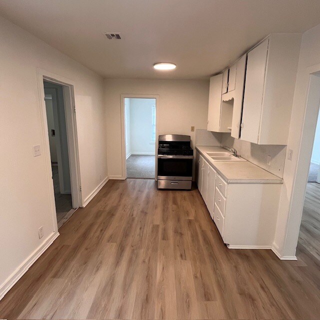 Building Photo - 9 W 42nd St