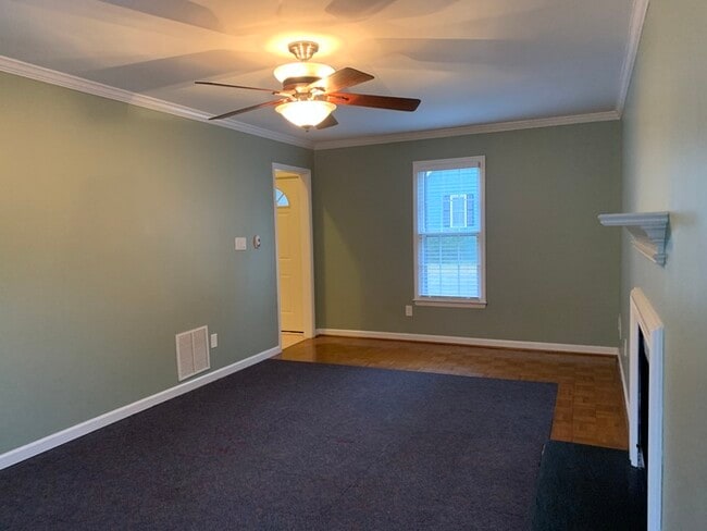 Building Photo - Well Maintained Diamond!