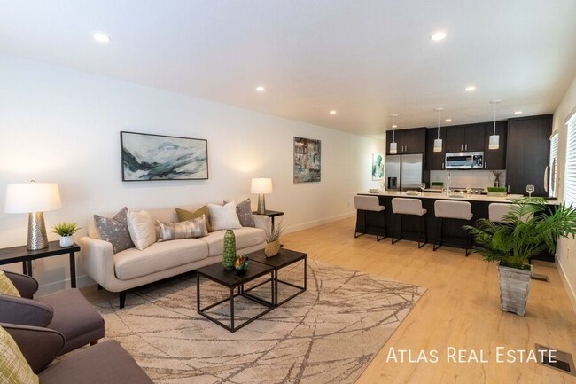 Building Photo - Immaculate, Energy Efficient, Home - Ready...