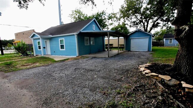 Building Photo - 1708 Texas Ave