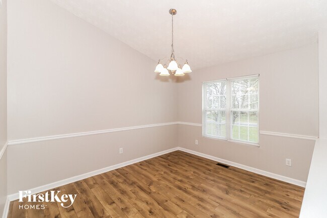 Building Photo - 8630 Bayhill Dr