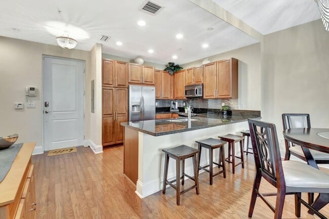 Building Photo - 3120 E Latitude Cir