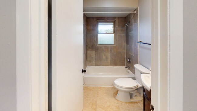 Foto del edificio - 101 Sunset Dr