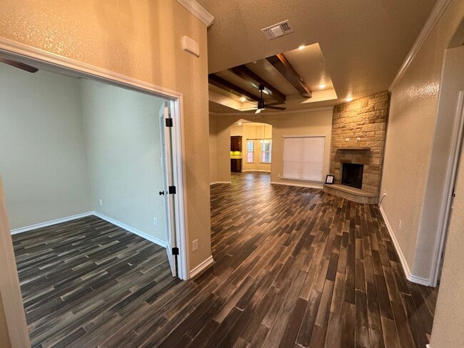 Building Photo - 5907 Verde Dr