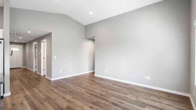 Foto del edificio - 10902 E Fairview Ave