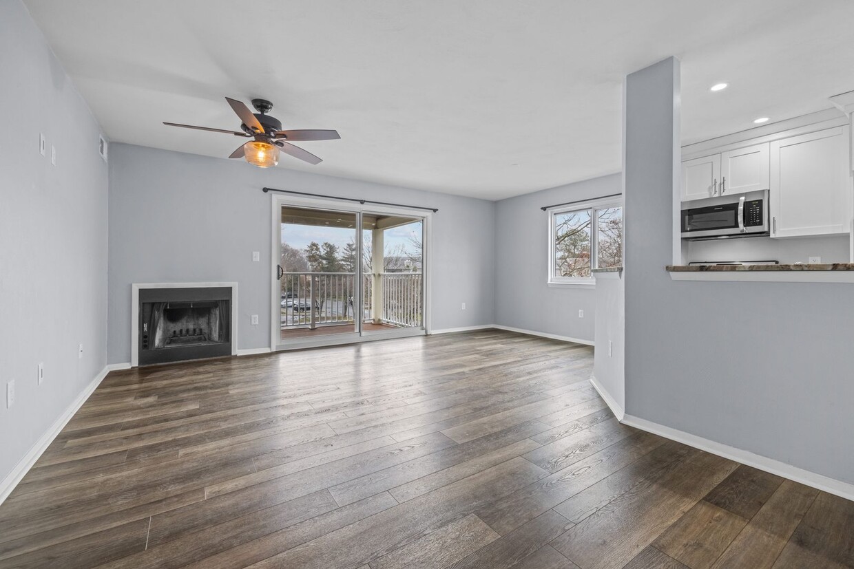 Primary Photo - AWESOME CONDO - CONVENIENT LOCATION!