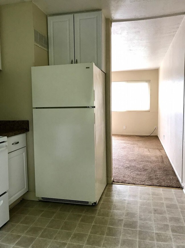 Building Photo - 2 Bed/1 Bath Close to Amenities