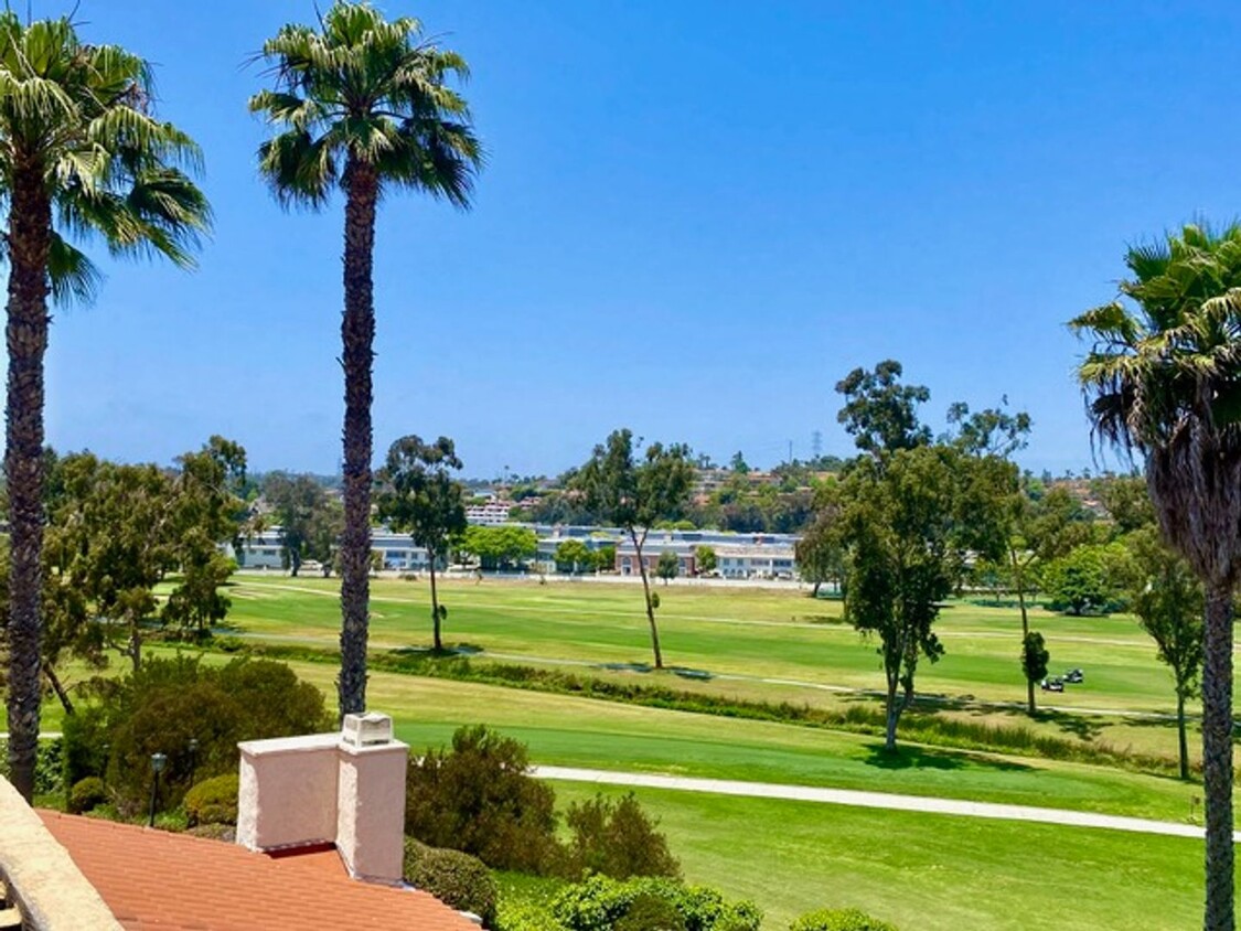 Building Photo - La Costa Beauty