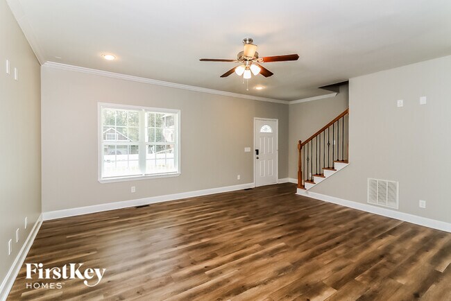 Foto del edificio - 2447 Claude St NW