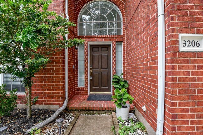 Foto del edificio - 3206 Shadowfern Ct