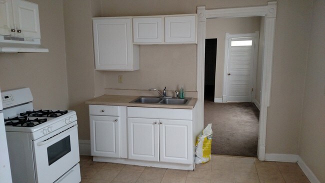 Kitchen - 307 S Genesee St