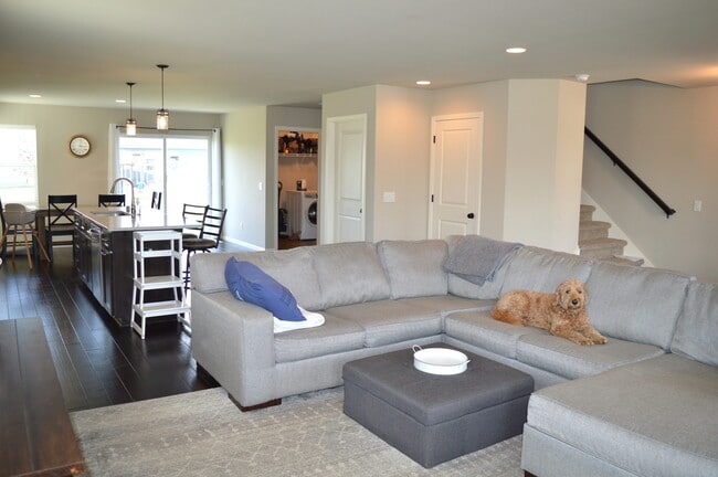 Foto del edificio - 848 Hawthorn Dr