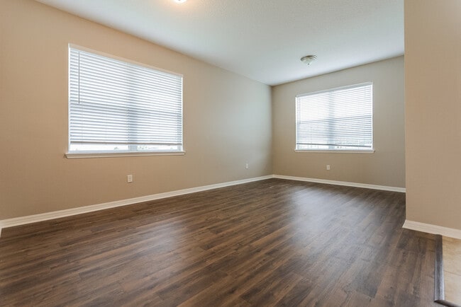 Building Photo - 30664 Satinleaf Run