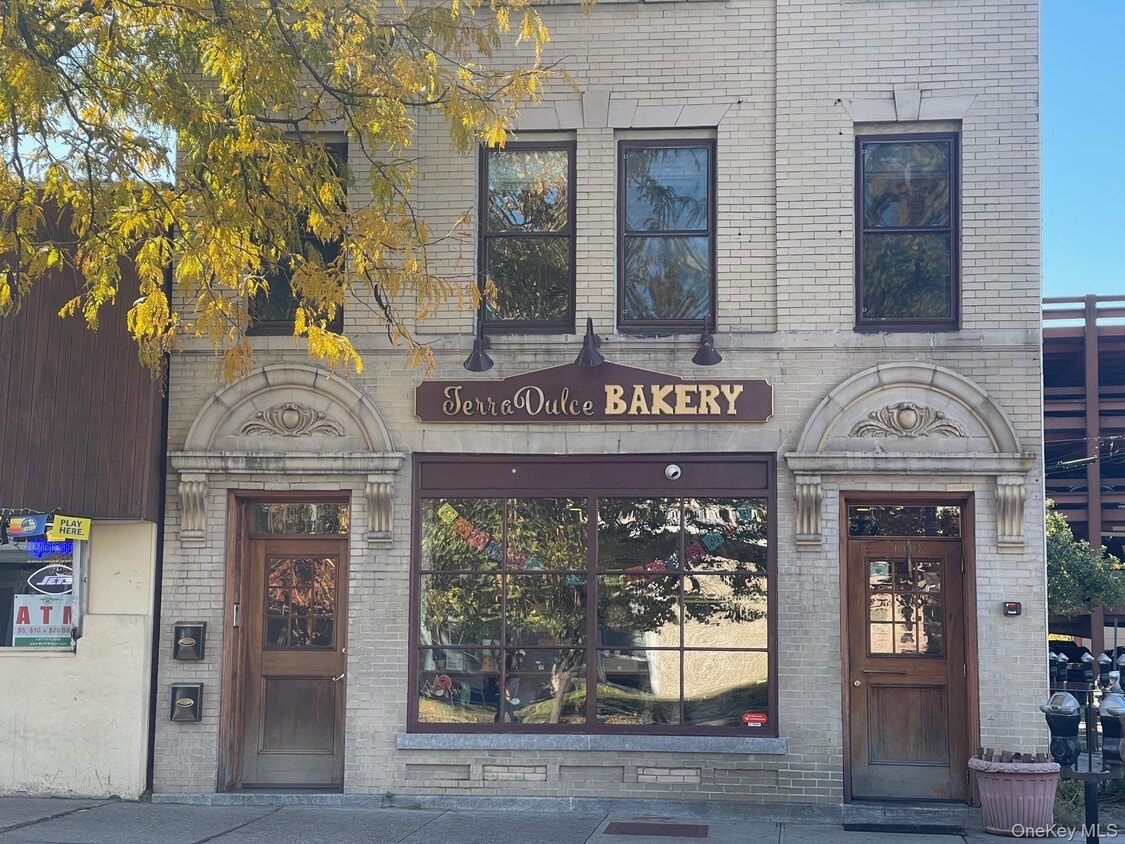 Foto principal - 1049 Main St