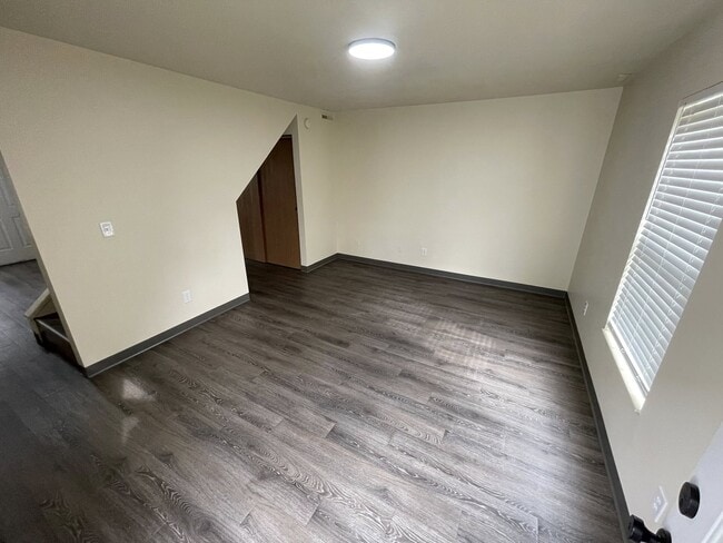 Building Photo - 119 Lucas Dr