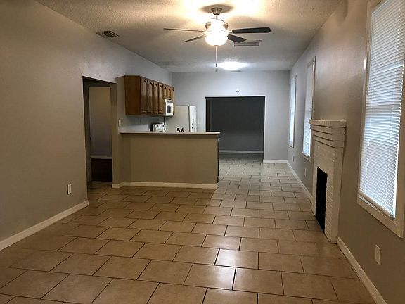 Foto del edificio - 206 E Cluster Ave,Tampa, FL 33604