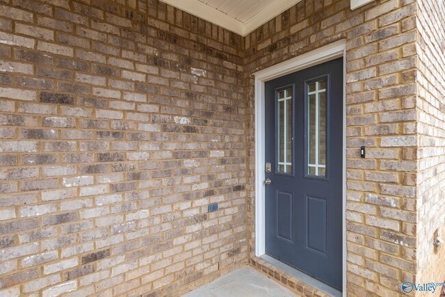 Building Photo - 7502 Discovery Pt Dr NW