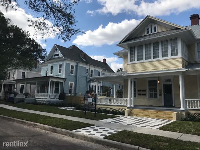 Primary Photo - 213 W Beach Pl