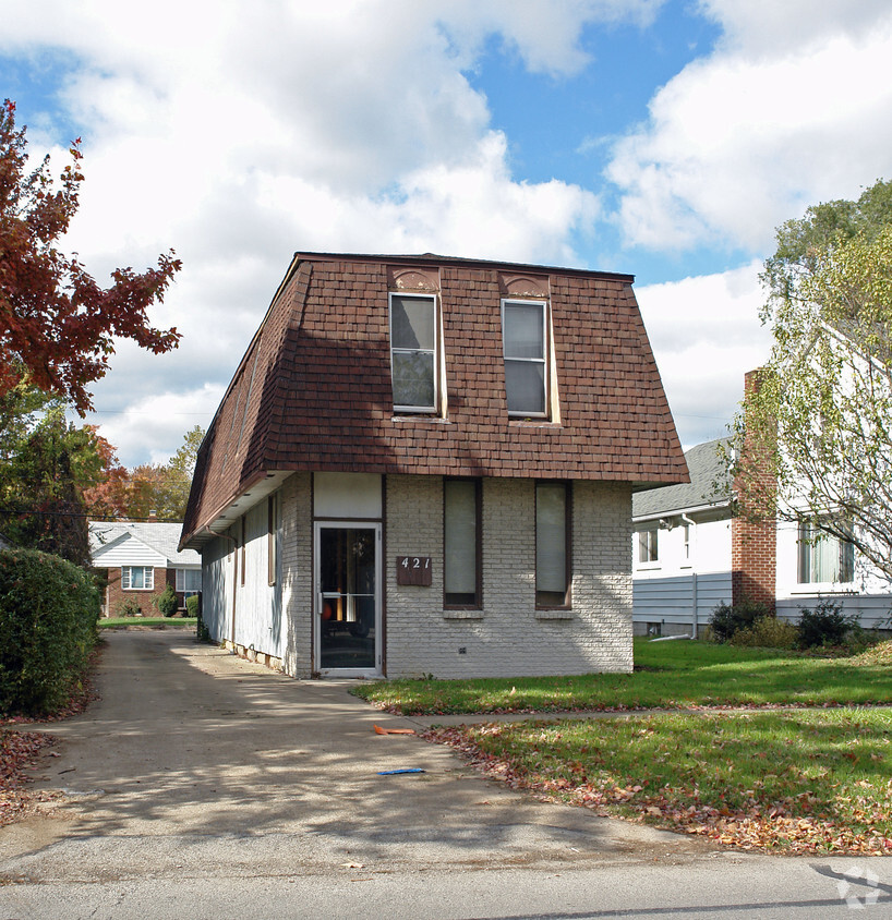 Building Photo - 421 Williams St