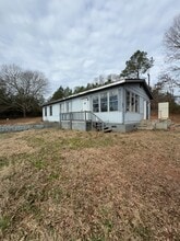 Building Photo - 160 Race Track Rd