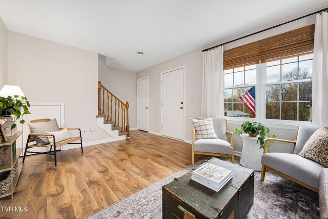 Building Photo - 2 Bdrm / 1.5 Bath Townhouse in Johnson City - Near ETSU, JCMC & VA