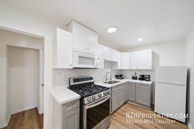 Foto del edificio - 1165 W 38th St