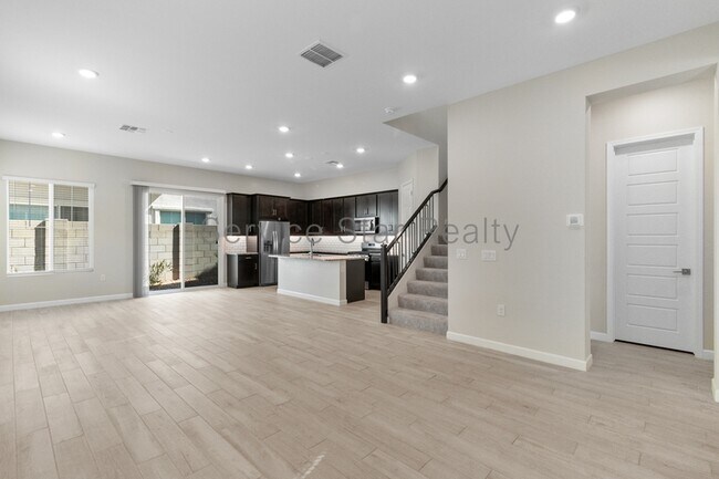 Foto del edificio - 5062 E Hartford Ave