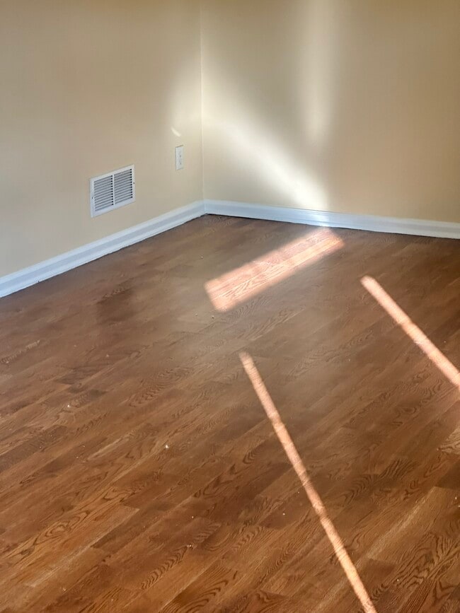 Photo - 420 White Rose Trce House