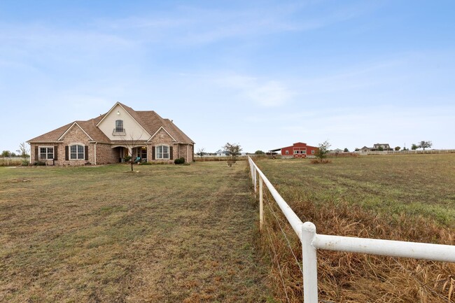 Building Photo - Beautiful Country Home with Horse Barn on ...