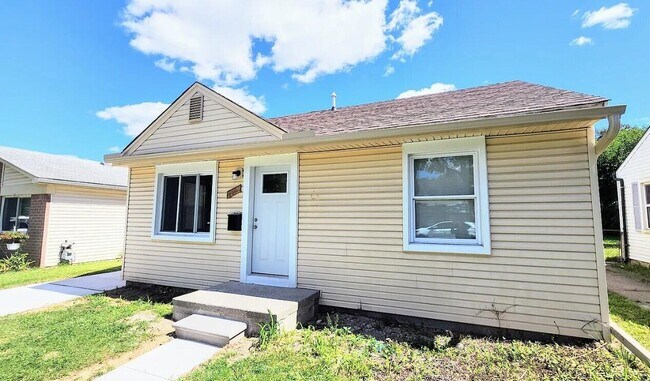 Building Photo - 7873 Syracuse St