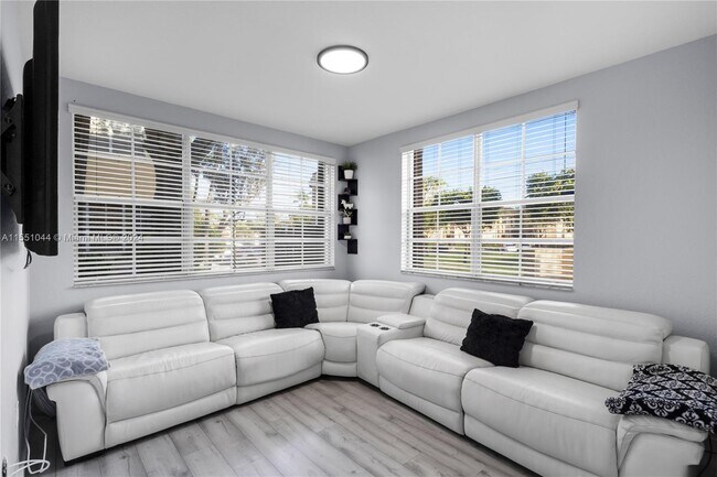 Foto del edificio - 9333 SW 227th St