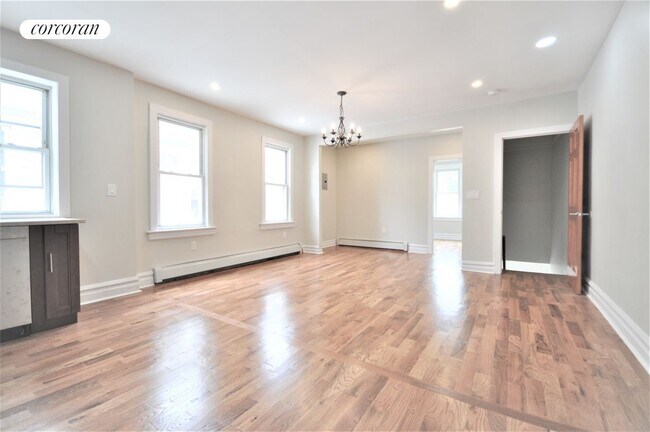 Building Photo - 84 E 40th St