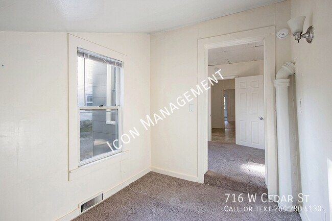 Foto del edificio - 716 W Cedar St