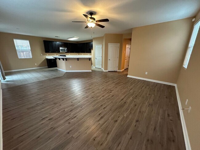 Building Photo - Beautiful 4 Bedroom, 2.5 Bath Lathrop Home