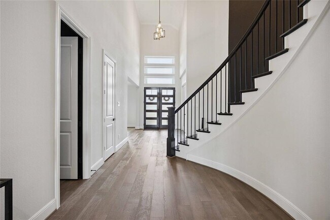 Building Photo - 9911 Regal Bend Dr