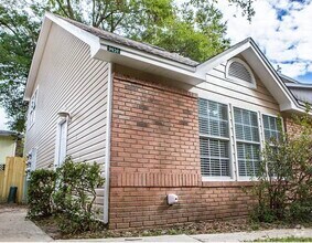 Building Photo - 945 Ashley Ln