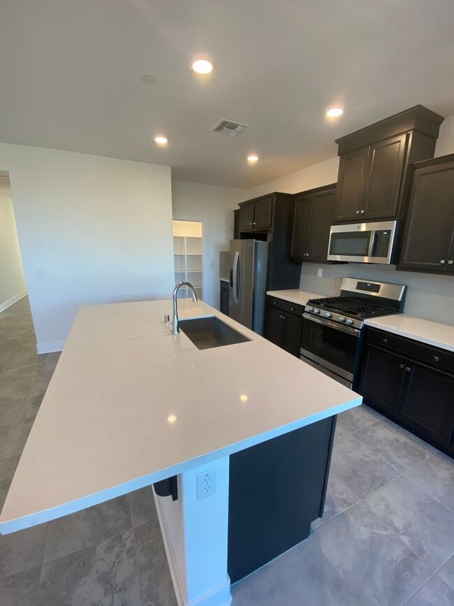 Building Photo - Single Story Home in Whitney Ranch with Ow...