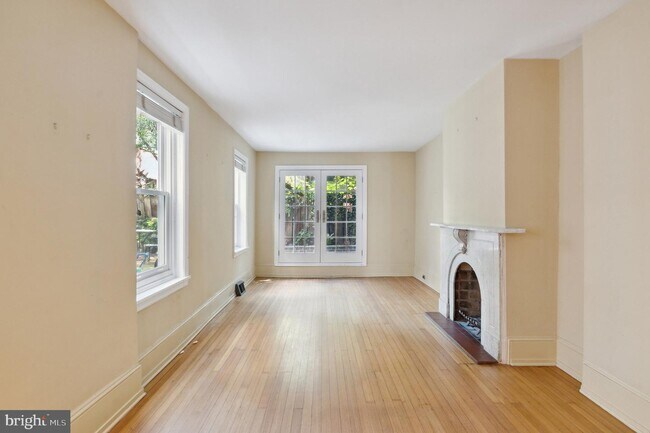 Building Photo - 115 N Lambert St