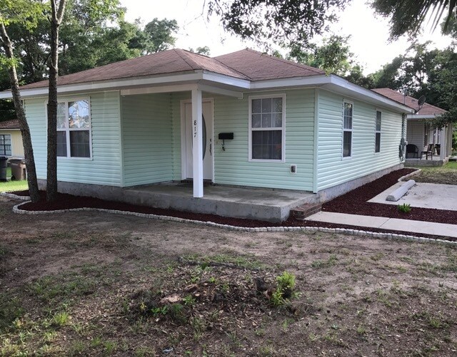 Primary Photo - 817 N B St