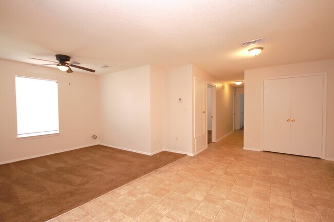 Building Photo - 3BR Pensacola Home Near Blue Wahoos Stadium & Fenced Backyard!