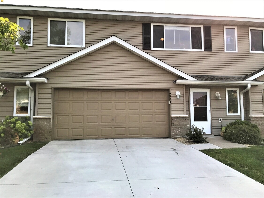 Primary Photo - 6803 Gingham Ct