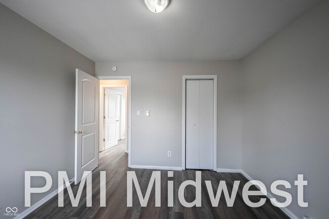 Building Photo - 4881 300W