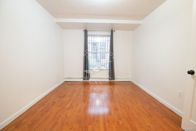 Foto del edificio - 114 W 117th St