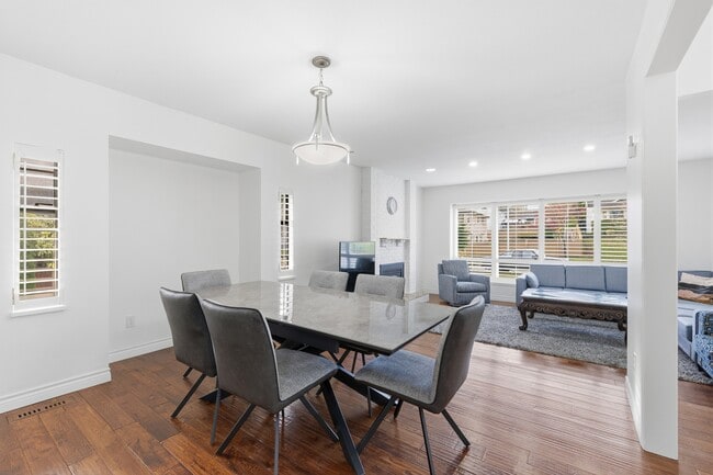 Building Photo - 1148-1161 161 St