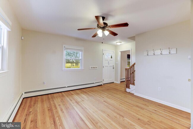 Building Photo - 38768 Fry Farm Rd