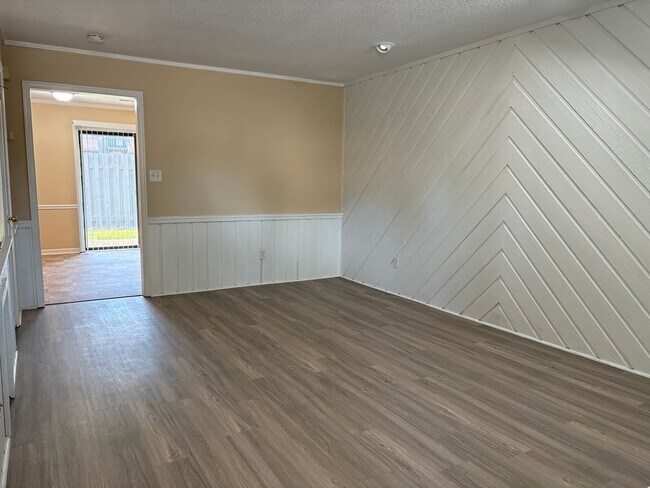Foto del edificio - 2 Bedroom, 1.5 Bathroom Condo in Winston-S...