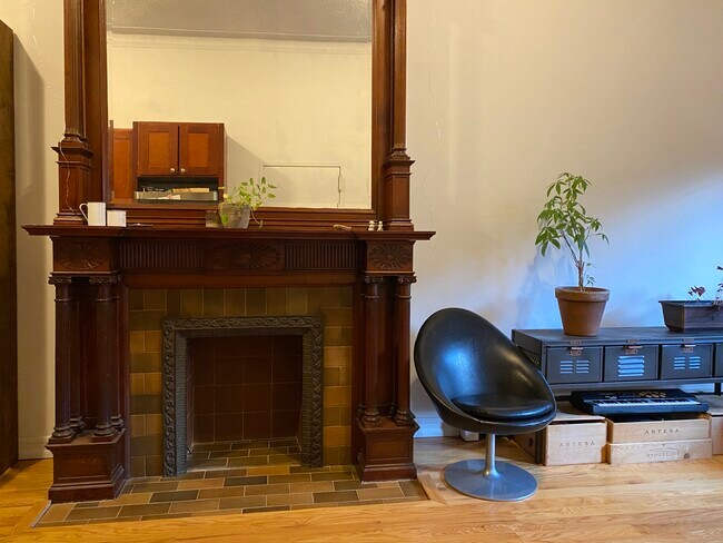 Building Photo - 657 Saint Marks Ave